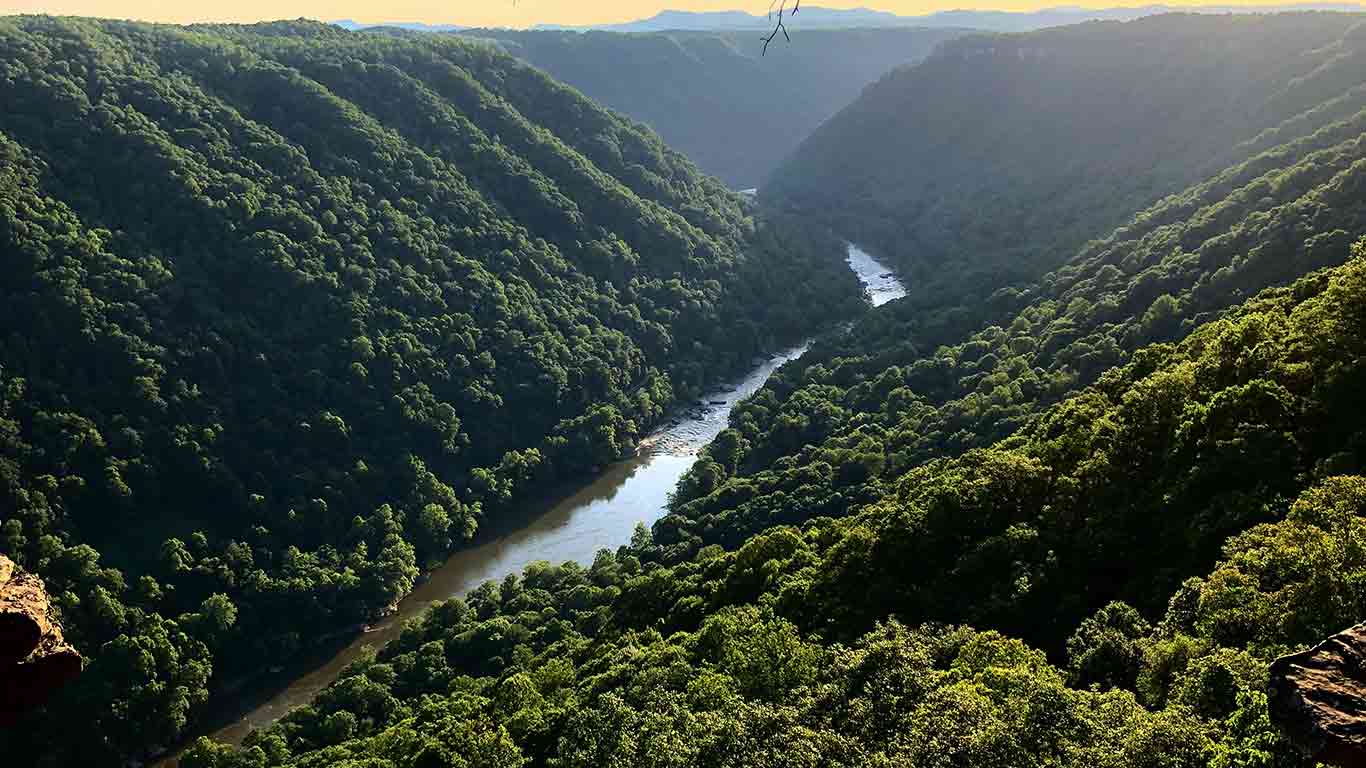 New River shown from Endless Wall Trail