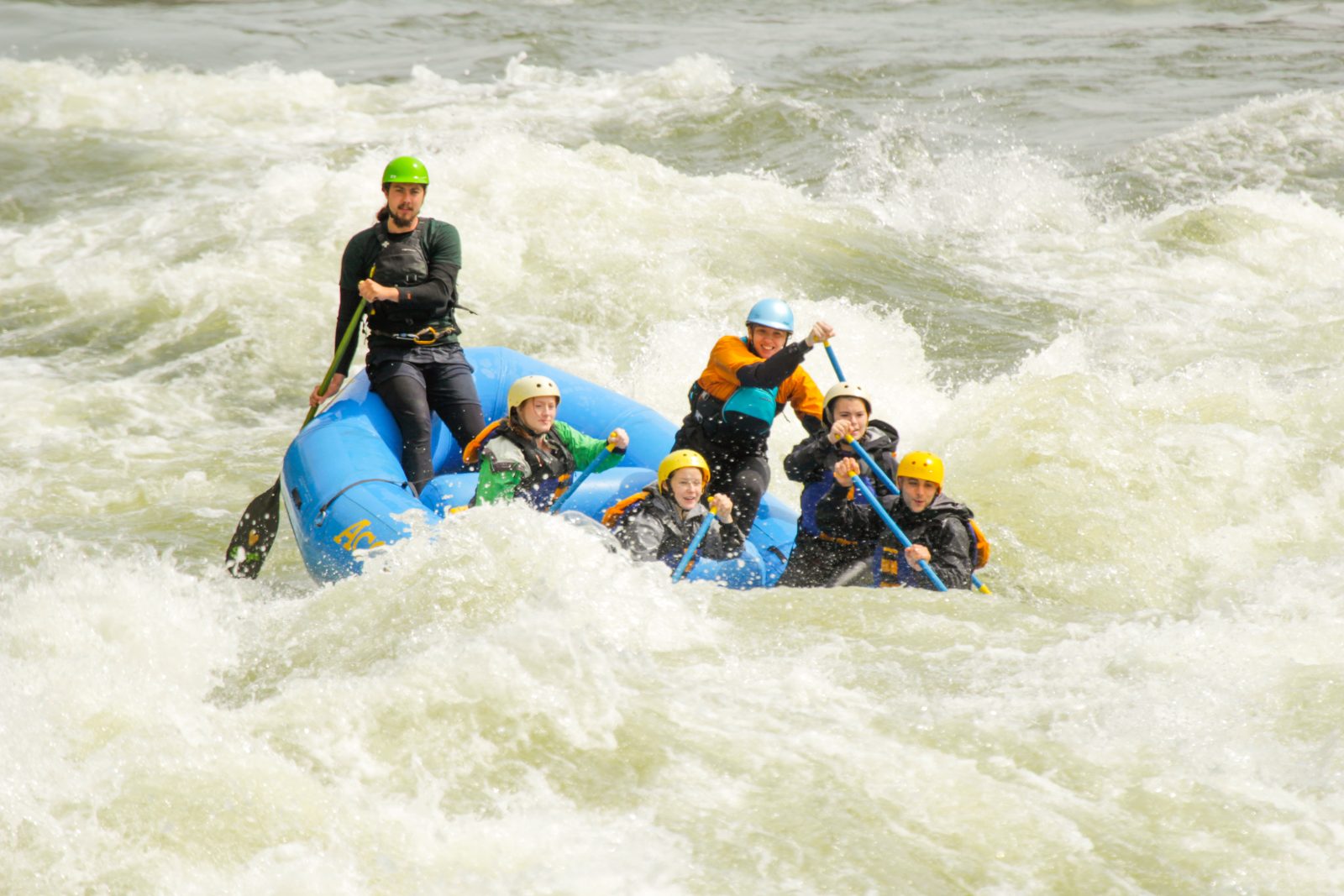 Spring rafting in the Lower New